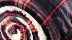Larsson fleece plaid